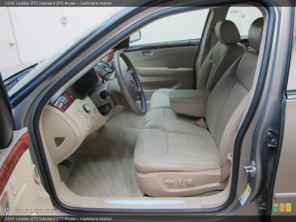 Cashmere Interior Photo for the 2006 Cadillac DTS  #61147448