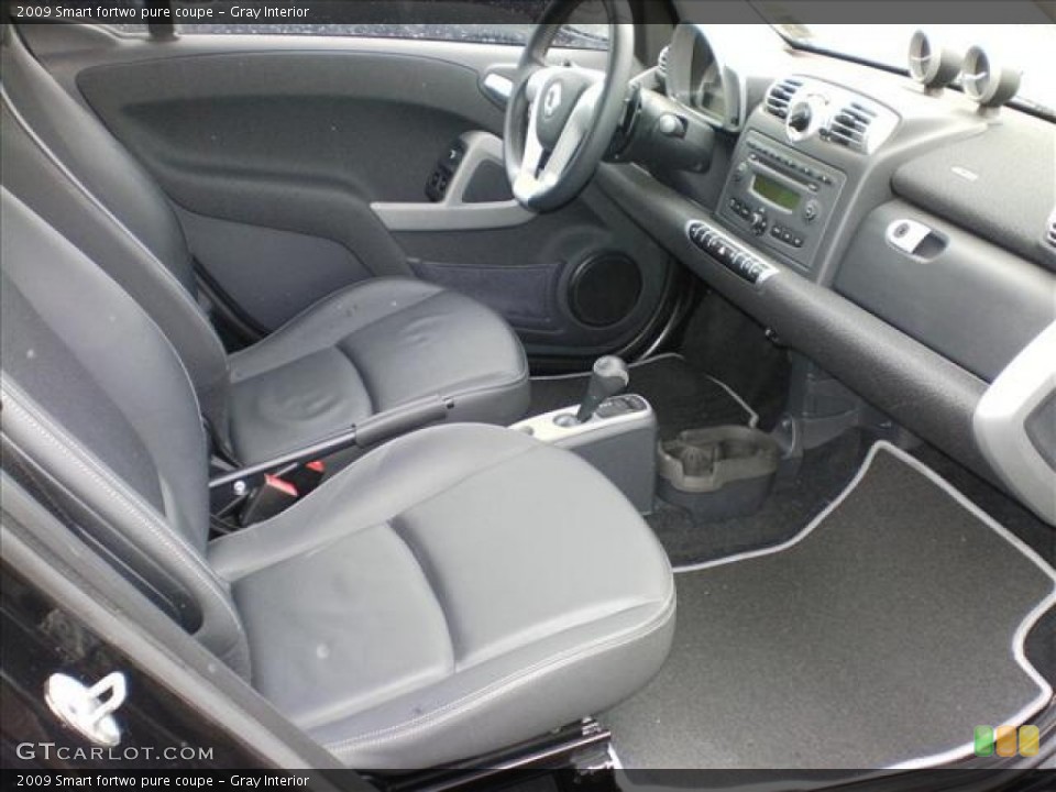 Gray Interior Photo for the 2009 Smart fortwo pure coupe #61171687