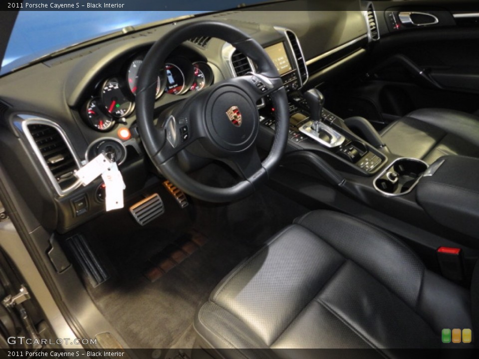 Black Interior Prime Interior for the 2011 Porsche Cayenne S #61174057