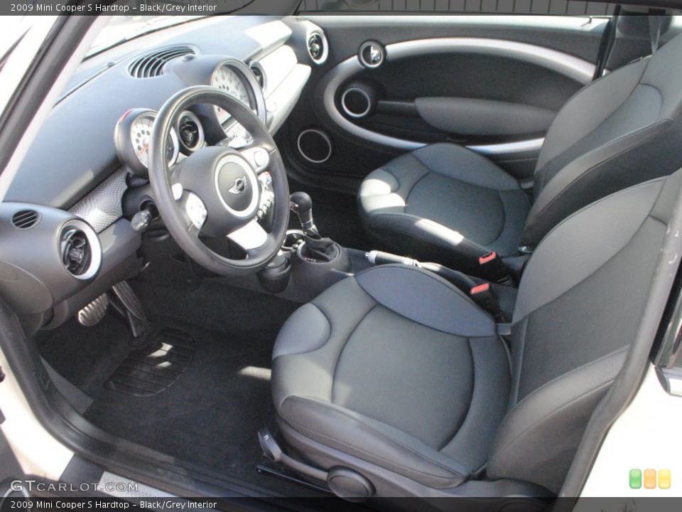 Black/Grey Interior Photo for the 2009 Mini Cooper S Hardtop #61223074