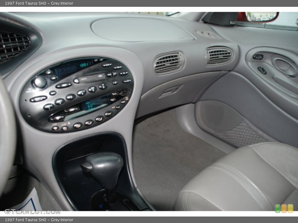 Grey Interior Photo for the 1997 Ford Taurus SHO #61223728
