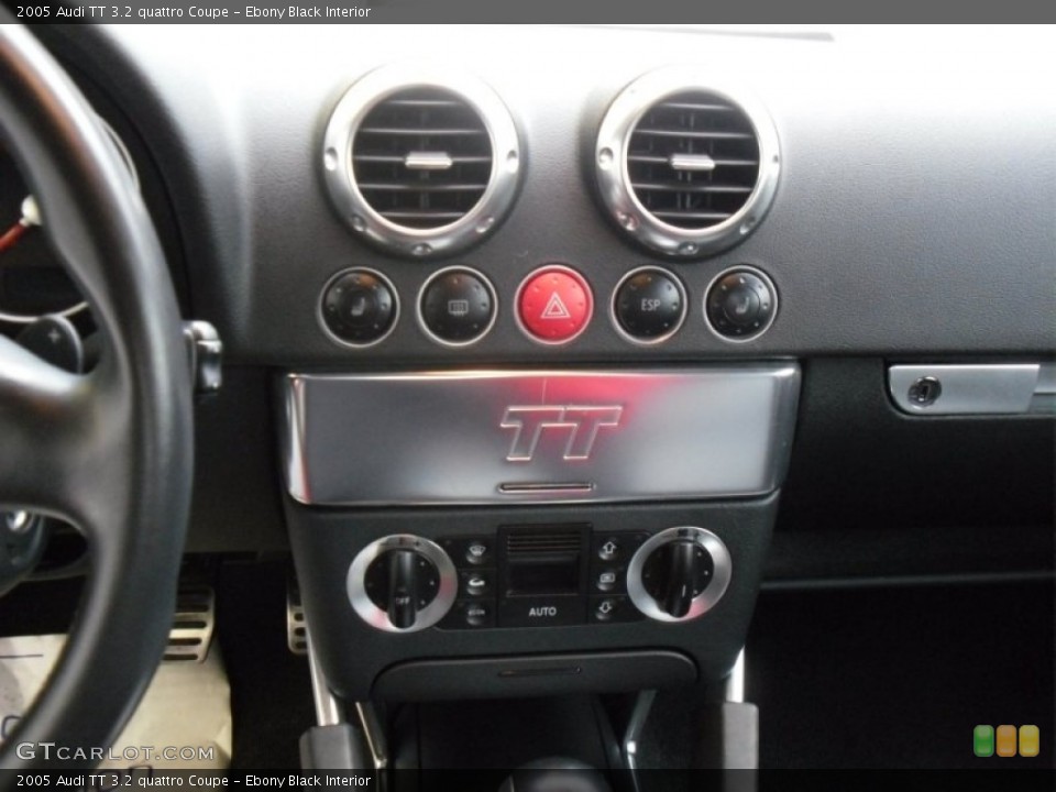 Ebony Black Interior Controls for the 2005 Audi TT 3.2 quattro Coupe #61225960