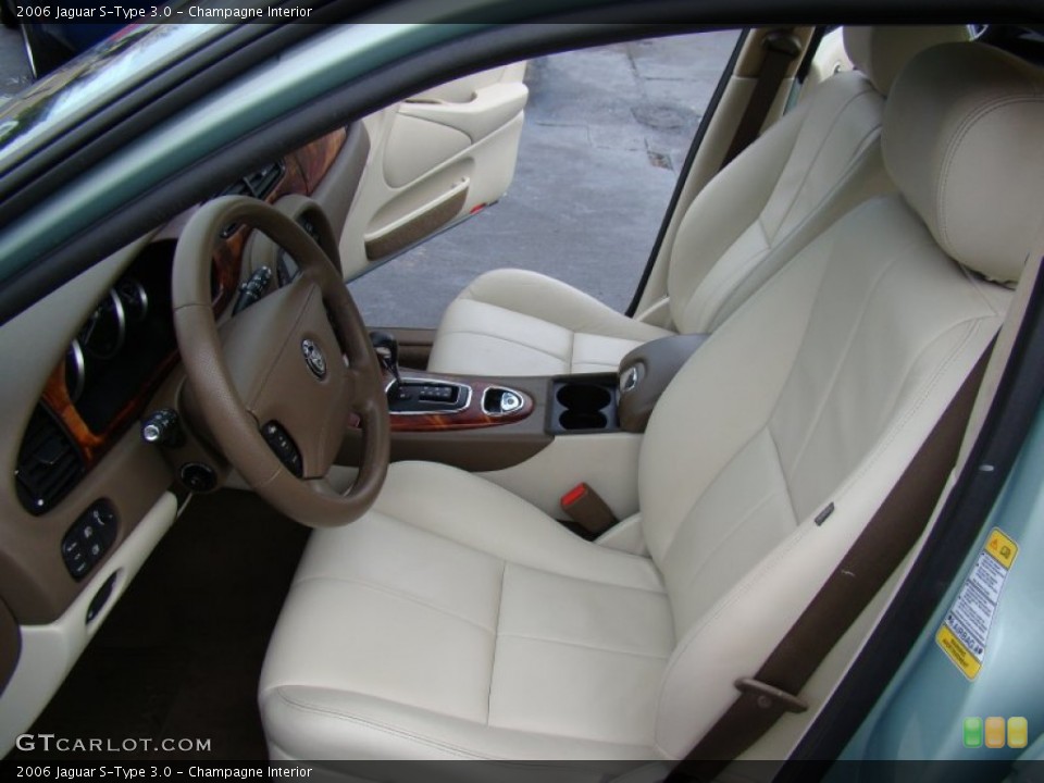 Champagne Interior Photo for the 2006 Jaguar S-Type 3.0 #61229416