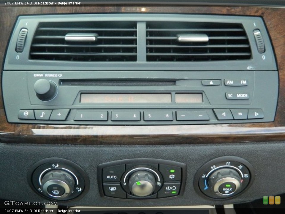 Beige Interior Controls for the 2007 BMW Z4 3.0i Roadster #61267037