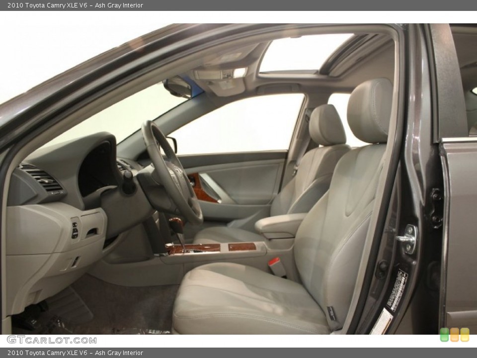 Ash Gray Interior Photo for the 2010 Toyota Camry XLE V6 #61285331