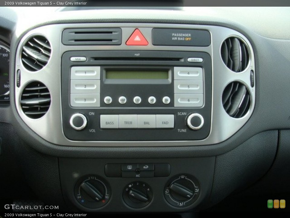 Clay Grey Interior Controls for the 2009 Volkswagen Tiguan S #61306336