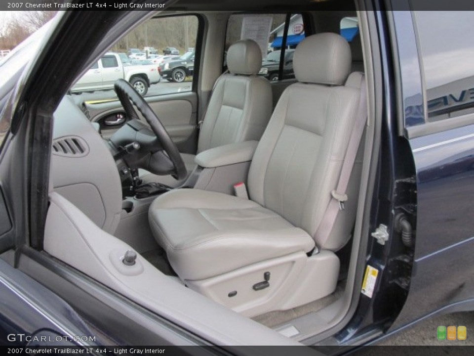 Light Gray Interior Photo for the 2007 Chevrolet TrailBlazer LT 4x4 #61318661