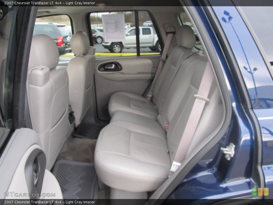 Light Gray Interior Photo for the 2007 Chevrolet TrailBlazer LT 4x4 #61318715