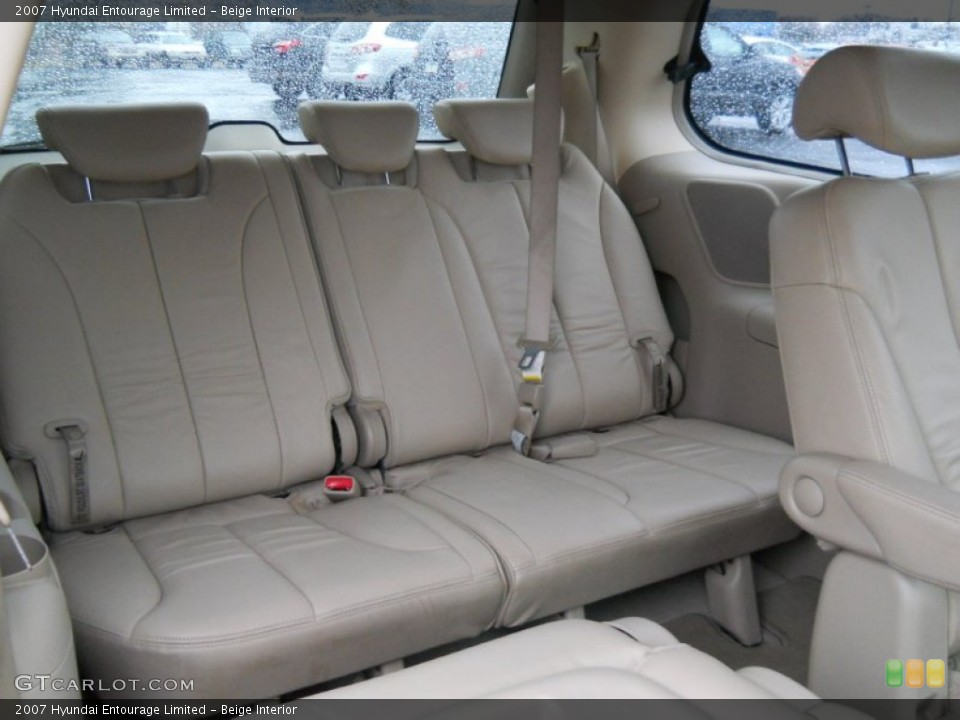 Beige Interior Rear Seat for the 2007 Hyundai Entourage Limited #61331039