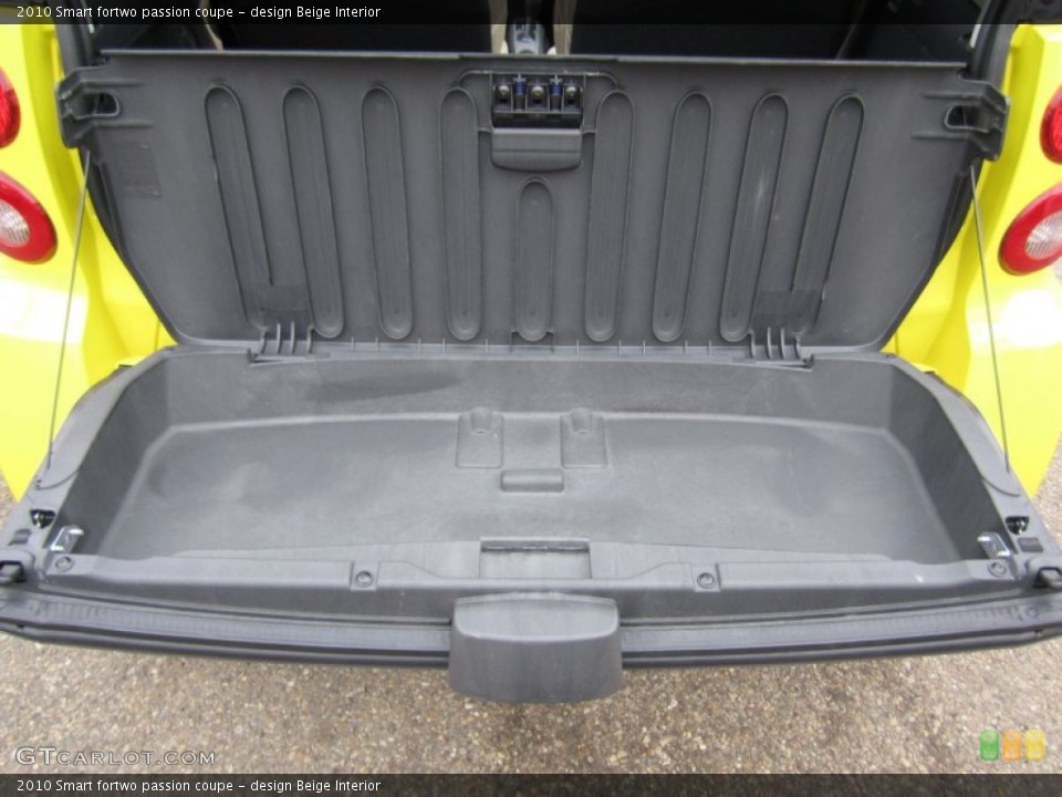 design Beige Interior Trunk for the 2010 Smart fortwo passion coupe #61347967