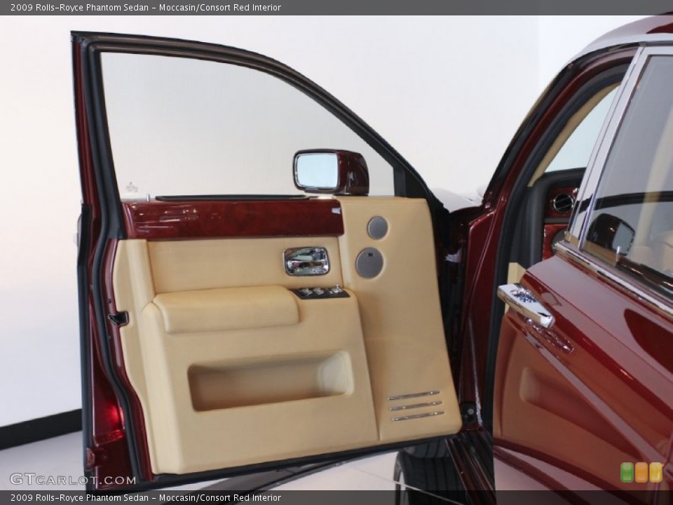 Moccasin/Consort Red Interior Door Panel for the 2009 Rolls-Royce Phantom Sedan #61363919