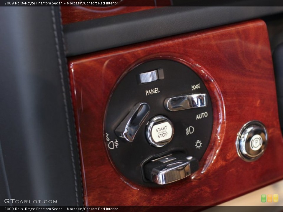 Moccasin/Consort Red Interior Controls for the 2009 Rolls-Royce Phantom Sedan #61364007