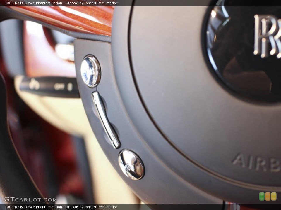 Moccasin/Consort Red Interior Controls for the 2009 Rolls-Royce Phantom Sedan #61364439