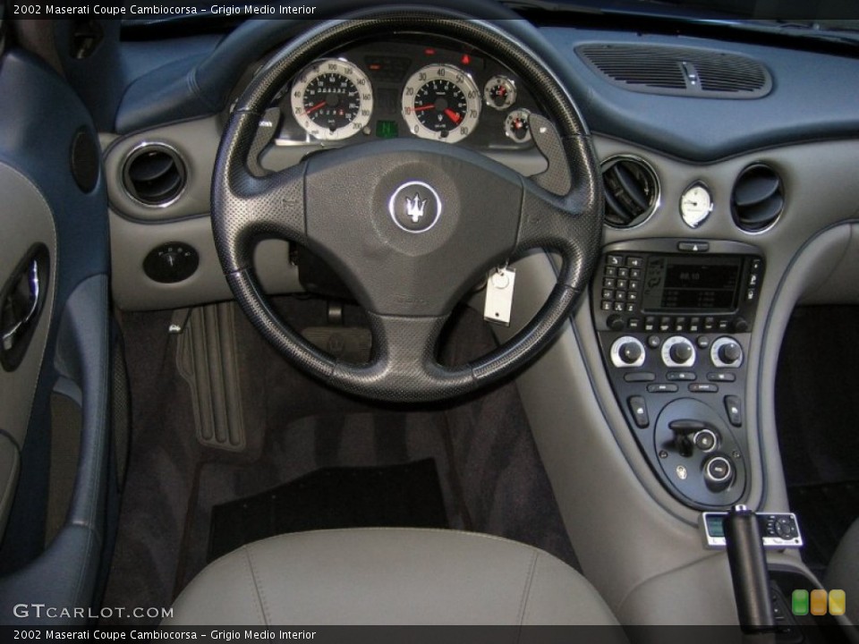 Grigio Medio Interior Dashboard for the 2002 Maserati Coupe Cambiocorsa #61379283