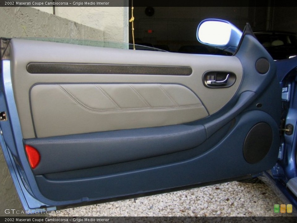 Grigio Medio Interior Door Panel for the 2002 Maserati Coupe Cambiocorsa #61379388