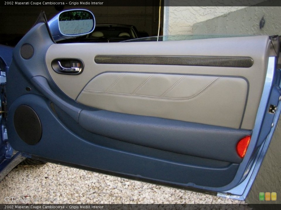 Grigio Medio Interior Door Panel for the 2002 Maserati Coupe Cambiocorsa #61379397