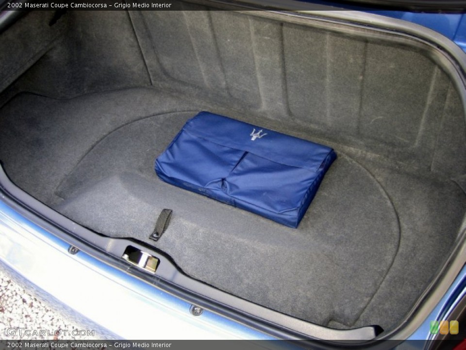 Grigio Medio Interior Trunk for the 2002 Maserati Coupe Cambiocorsa #61379417