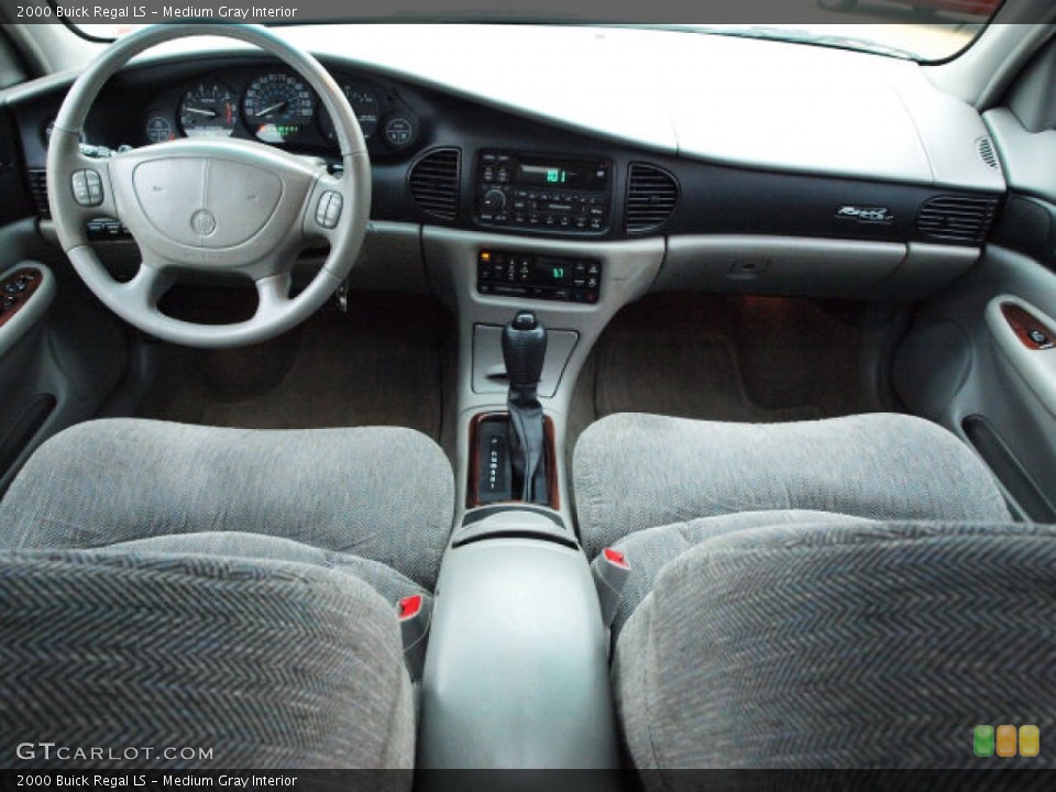 Medium Gray Interior Dashboard for the 2000 Buick Regal LS #61385656