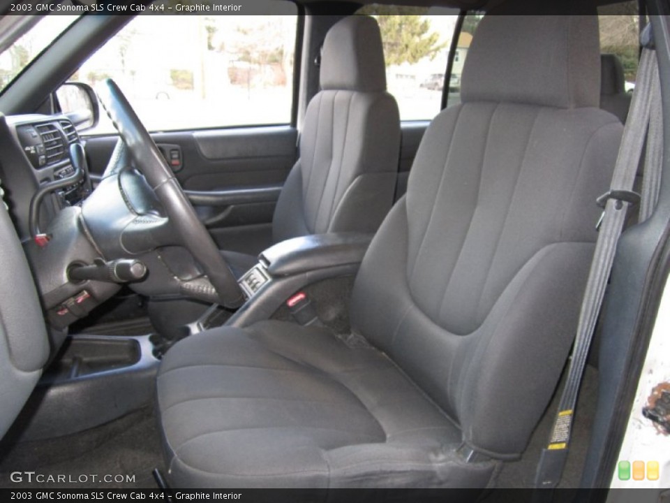 Graphite Interior Photo for the 2003 GMC Sonoma SLS Crew Cab 4x4 #61385985