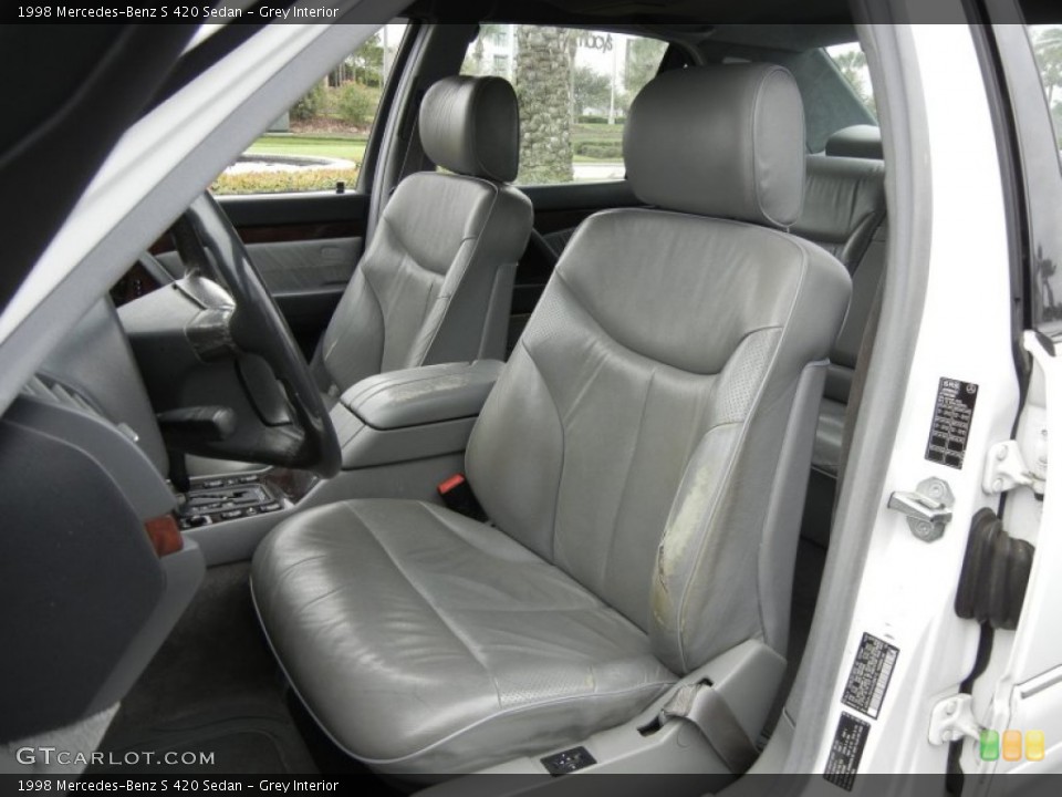 Grey Interior Photo for the 1998 Mercedes-Benz S 420 Sedan #61389003