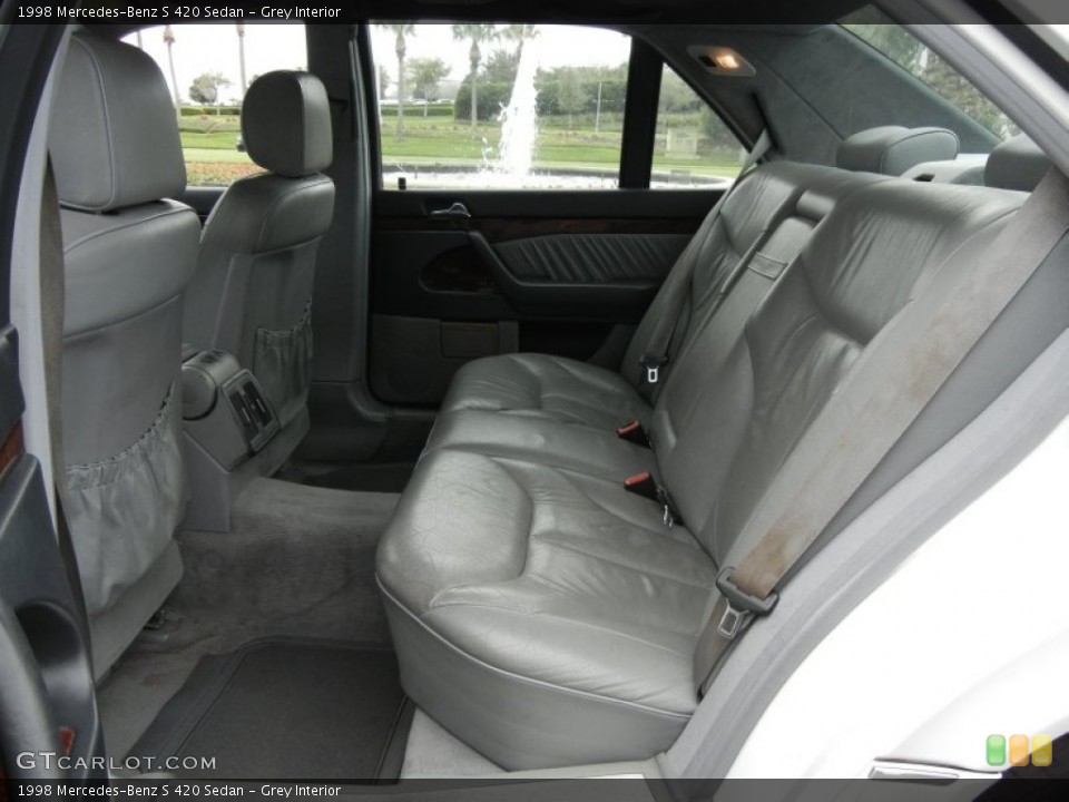 Grey Interior Photo for the 1998 Mercedes-Benz S 420 Sedan #61389021
