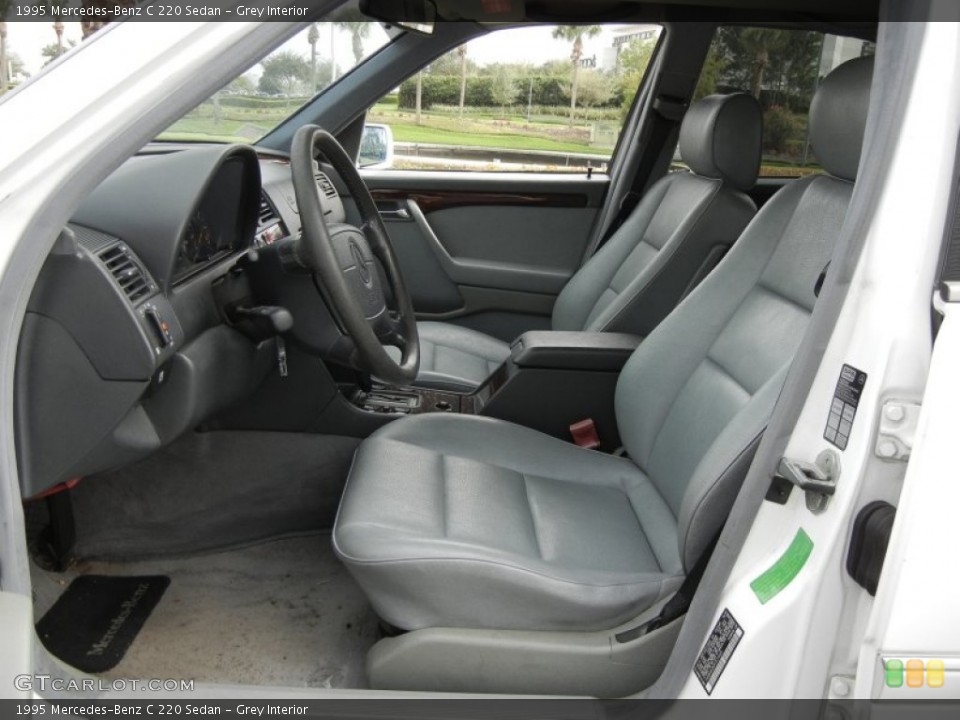 Grey Interior Photo for the 1995 Mercedes-Benz C 220 Sedan #61389247
