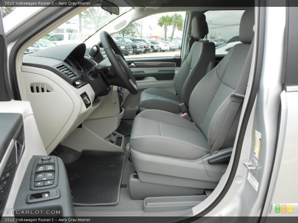 Aero Gray Interior Photo for the 2012 Volkswagen Routan S #61393399