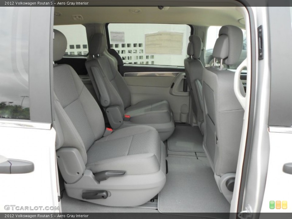 Aero Gray Interior Photo for the 2012 Volkswagen Routan S #61393429