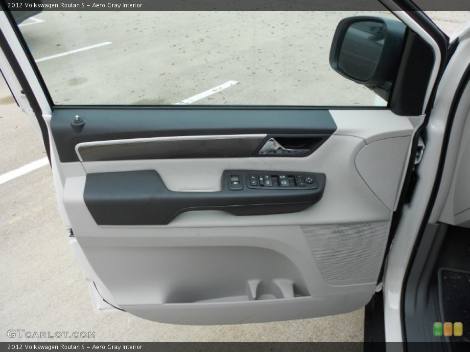 Aero Gray Interior Door Panel for the 2012 Volkswagen Routan S #61393792