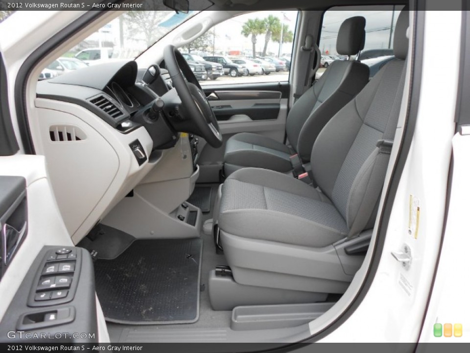 Aero Gray Interior Photo for the 2012 Volkswagen Routan S #61393795