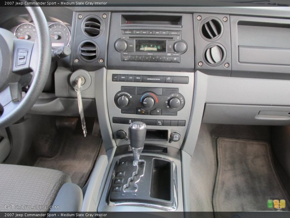 Medium Slate Gray Interior Controls for the 2007 Jeep Commander Sport #61406380