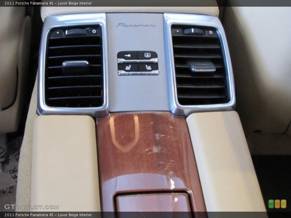 Luxor Beige Interior Controls for the 2011 Porsche Panamera 4S #61458916