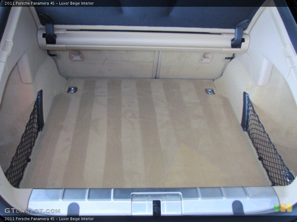 Luxor Beige Interior Trunk for the 2011 Porsche Panamera 4S #61458984