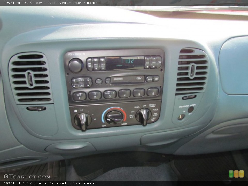 Medium Graphite Interior Controls for the 1997 Ford F150 XL Extended Cab #61478517