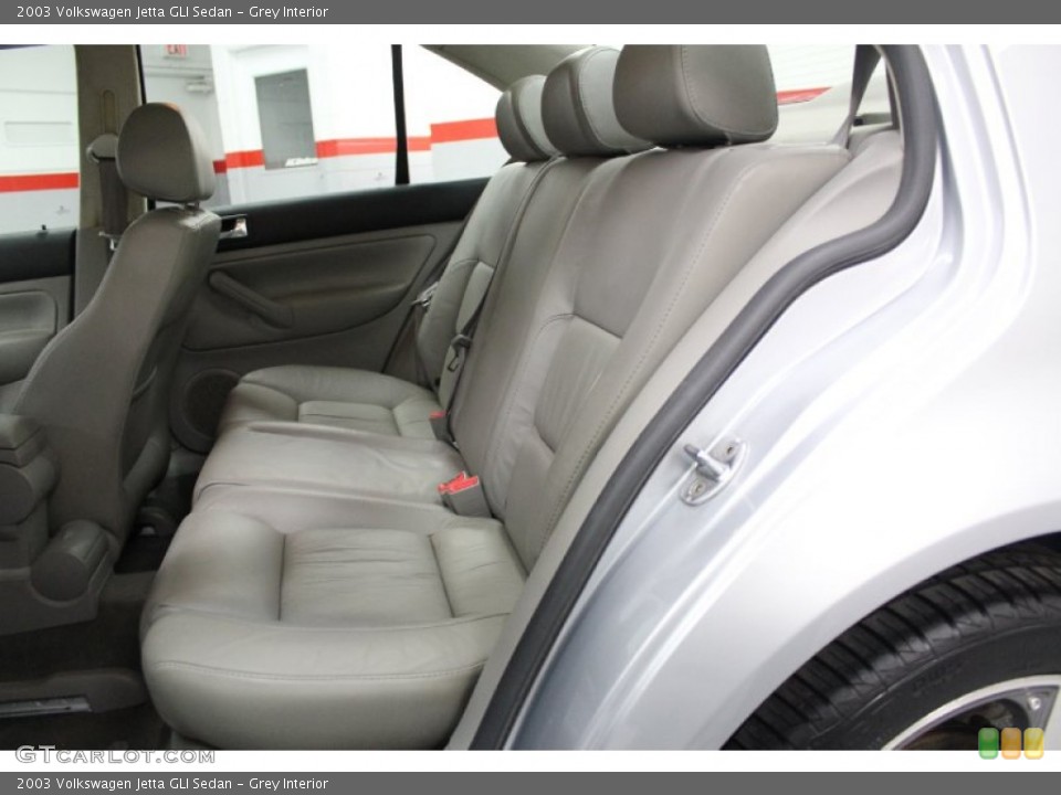 Grey Interior Rear Seat for the 2003 Volkswagen Jetta GLI Sedan #61508058