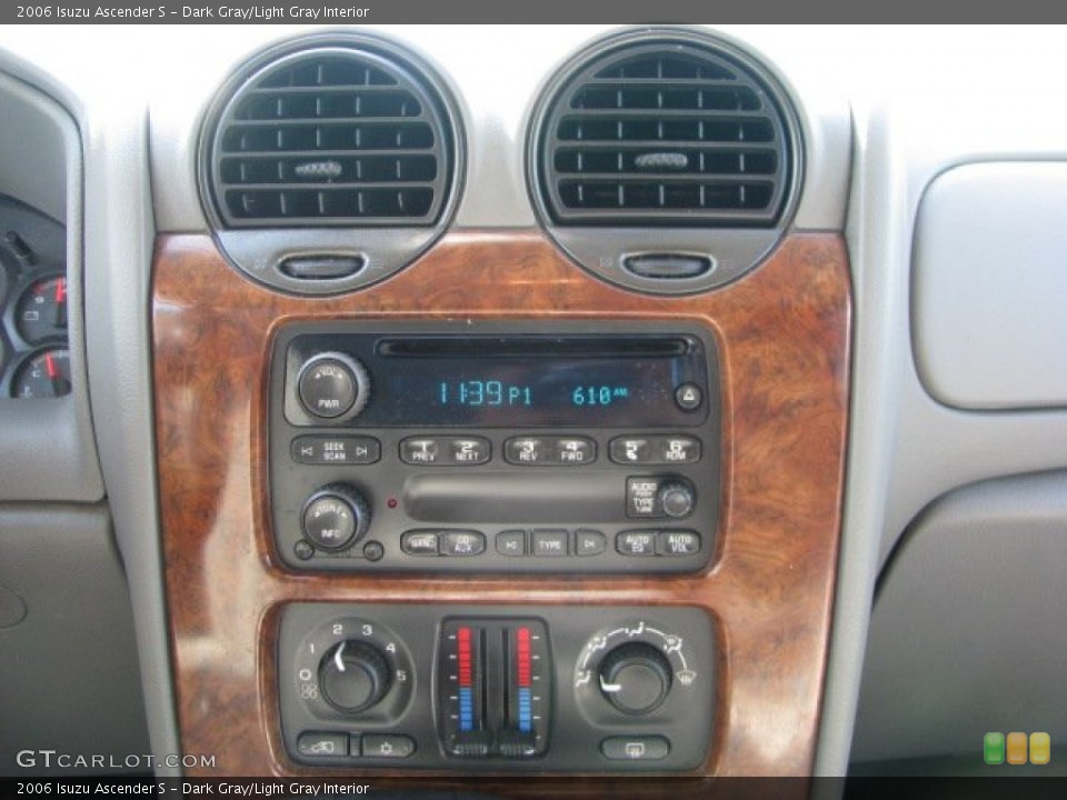 Dark Gray/Light Gray Interior Controls for the 2006 Isuzu Ascender S #61510371