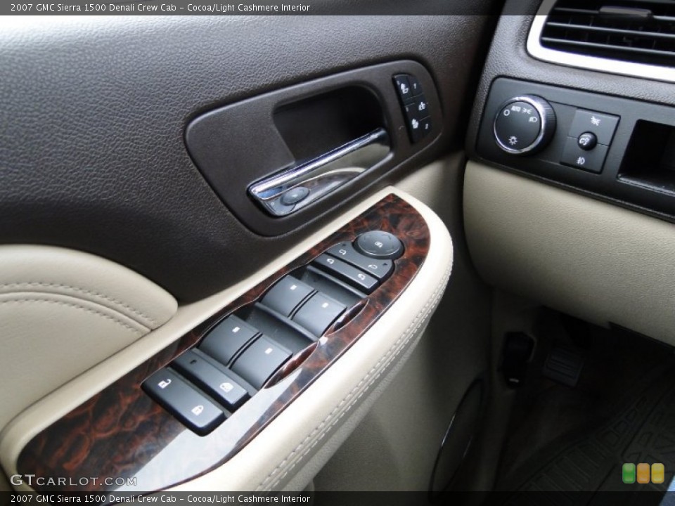 Cocoa/Light Cashmere Interior Controls for the 2007 GMC Sierra 1500 Denali Crew Cab #61530633