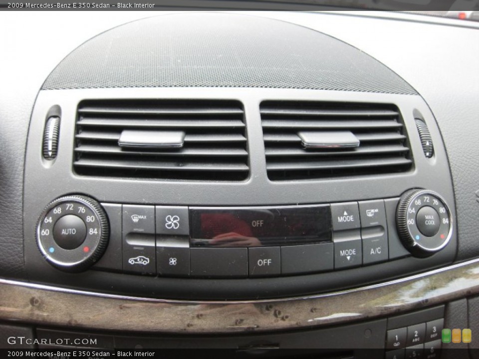 Black Interior Controls for the 2009 Mercedes-Benz E 350 Sedan #61536984