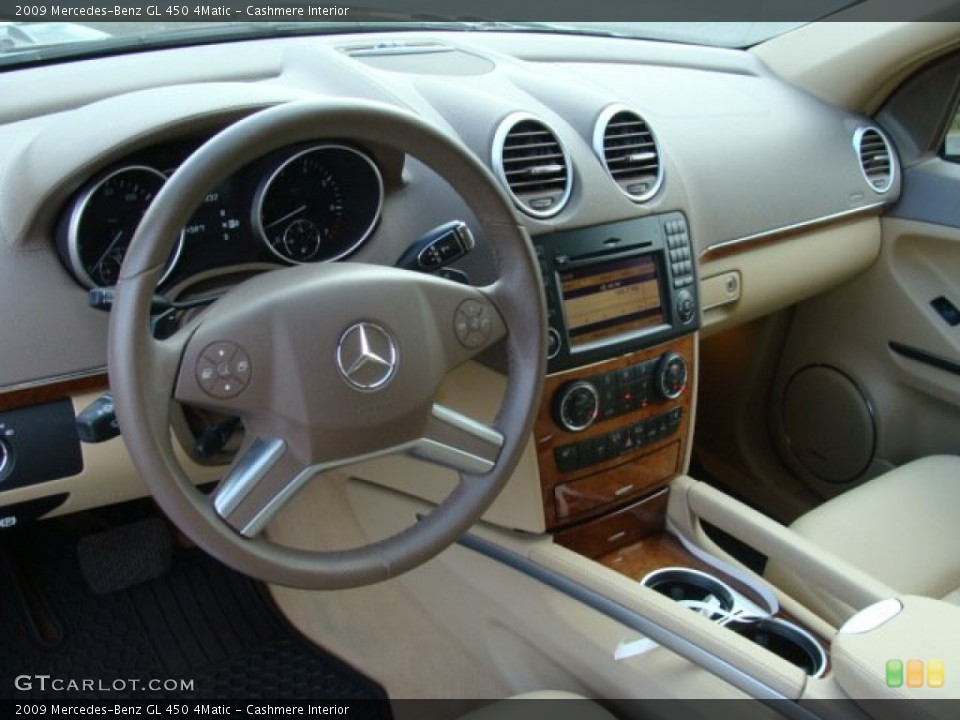 Cashmere Interior Dashboard for the 2009 Mercedes-Benz GL 450 4Matic #61544324
