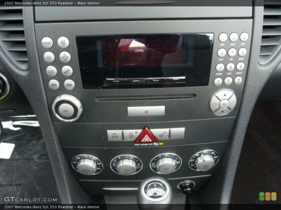 Black Interior Controls for the 2007 Mercedes-Benz SLK 350 Roadster #61545258