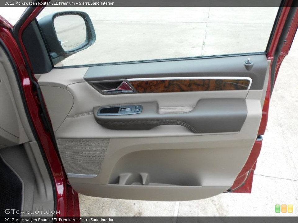 Sierra Sand Interior Door Panel for the 2012 Volkswagen Routan SEL Premium #61558808