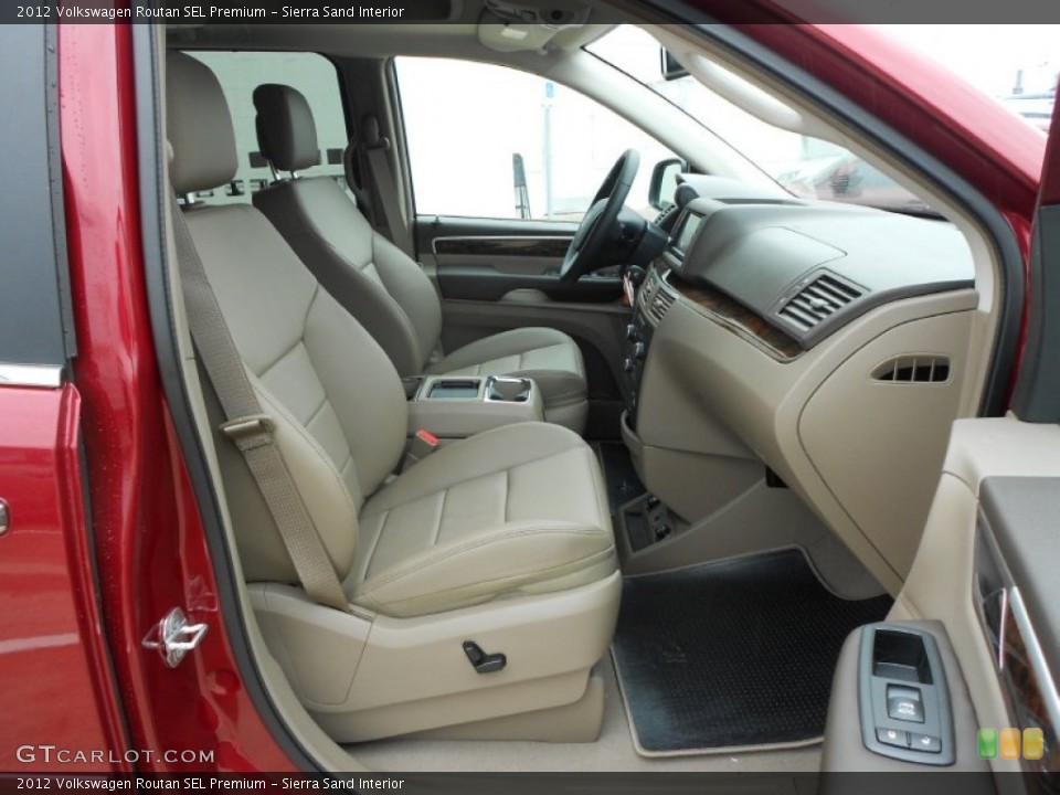 Sierra Sand Interior Photo for the 2012 Volkswagen Routan SEL Premium #61558817