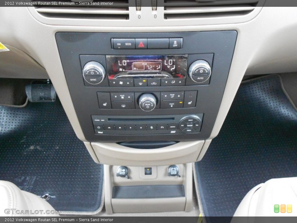 Sierra Sand Interior Controls for the 2012 Volkswagen Routan SEL Premium #61558886