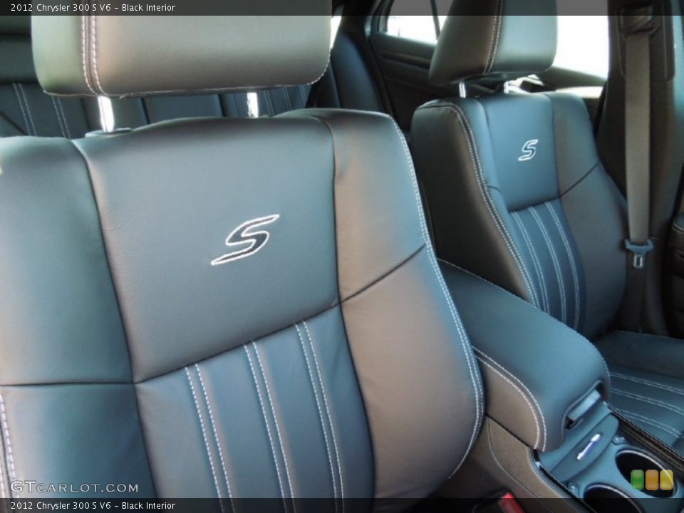 Black Interior Photo for the 2012 Chrysler 300 S V6 #61588970