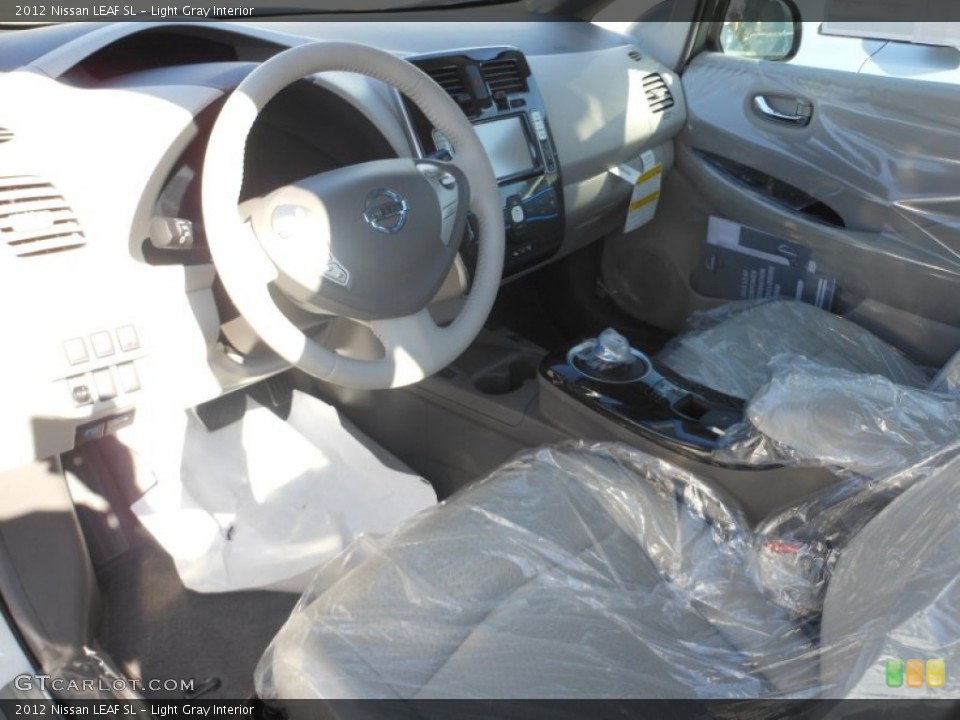 Light Gray Interior Photo for the 2012 Nissan LEAF SL #61589652
