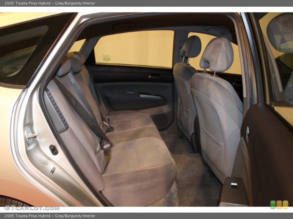 Gray/Burgundy Interior Photo for the 2005 Toyota Prius Hybrid #61599801