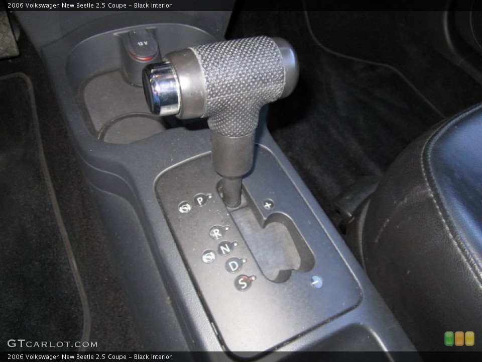 Black Interior Transmission for the 2006 Volkswagen New Beetle 2.5 Coupe #61606407