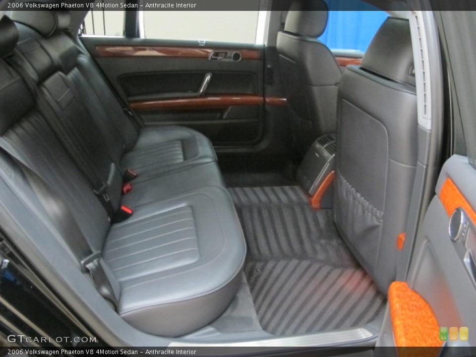 Anthracite Interior Rear Seat for the 2006 Volkswagen Phaeton V8 4Motion Sedan #61622925