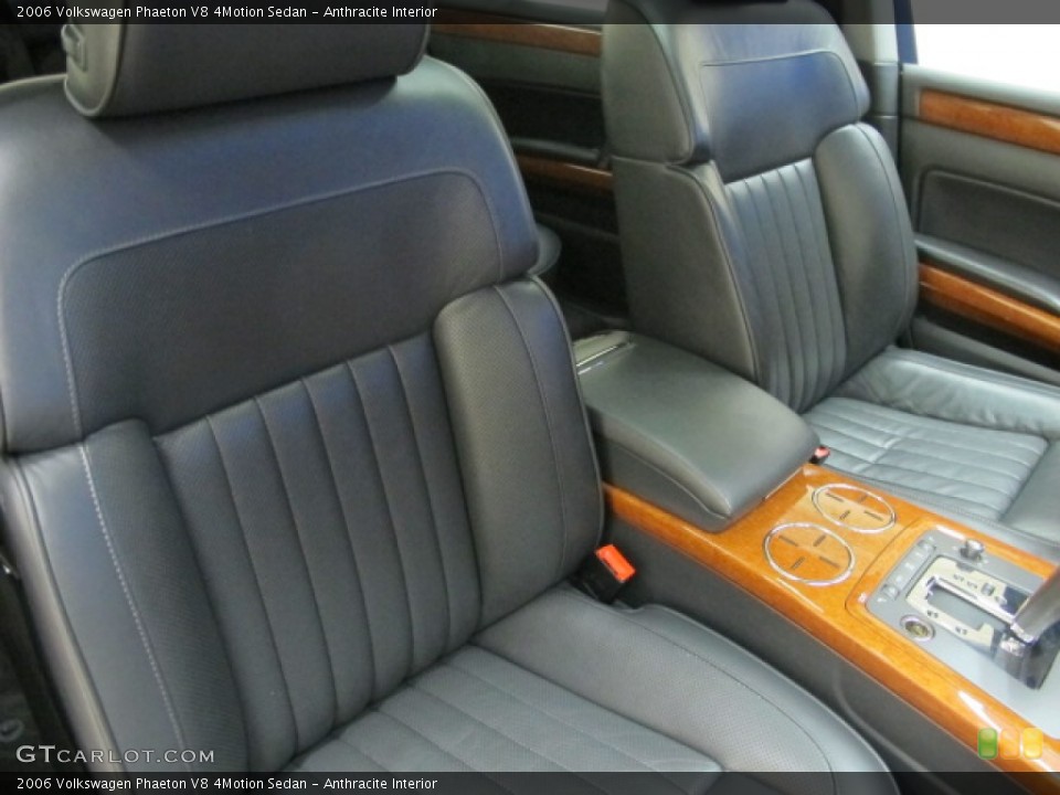 Anthracite Interior Photo for the 2006 Volkswagen Phaeton V8 4Motion Sedan #61622952