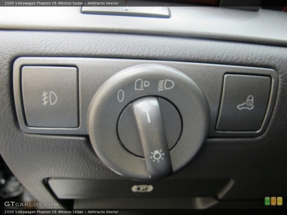 Anthracite Interior Controls for the 2006 Volkswagen Phaeton V8 4Motion Sedan #61623134